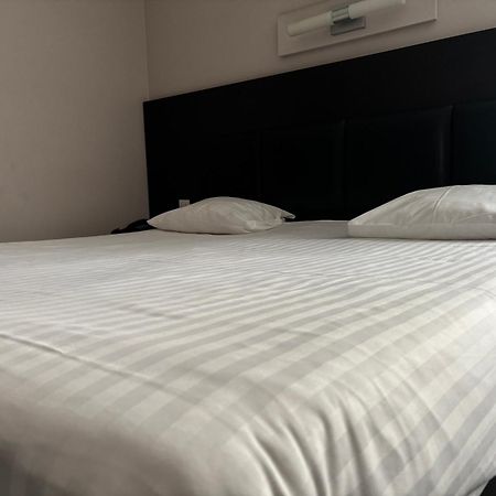 Hotel La Louve La Louvière Екстериор снимка