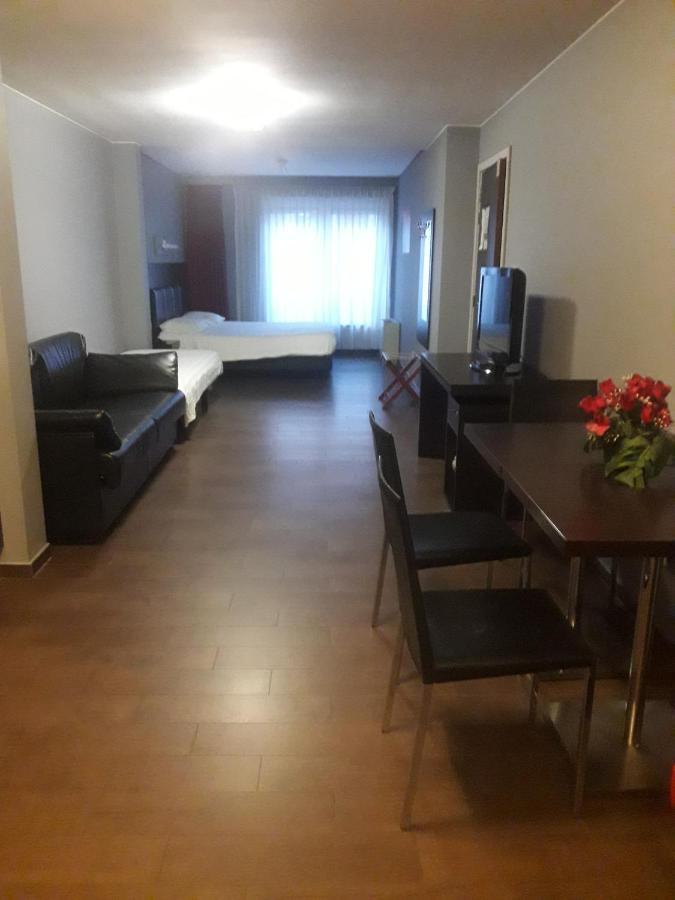 Hotel La Louve La Louvière Екстериор снимка