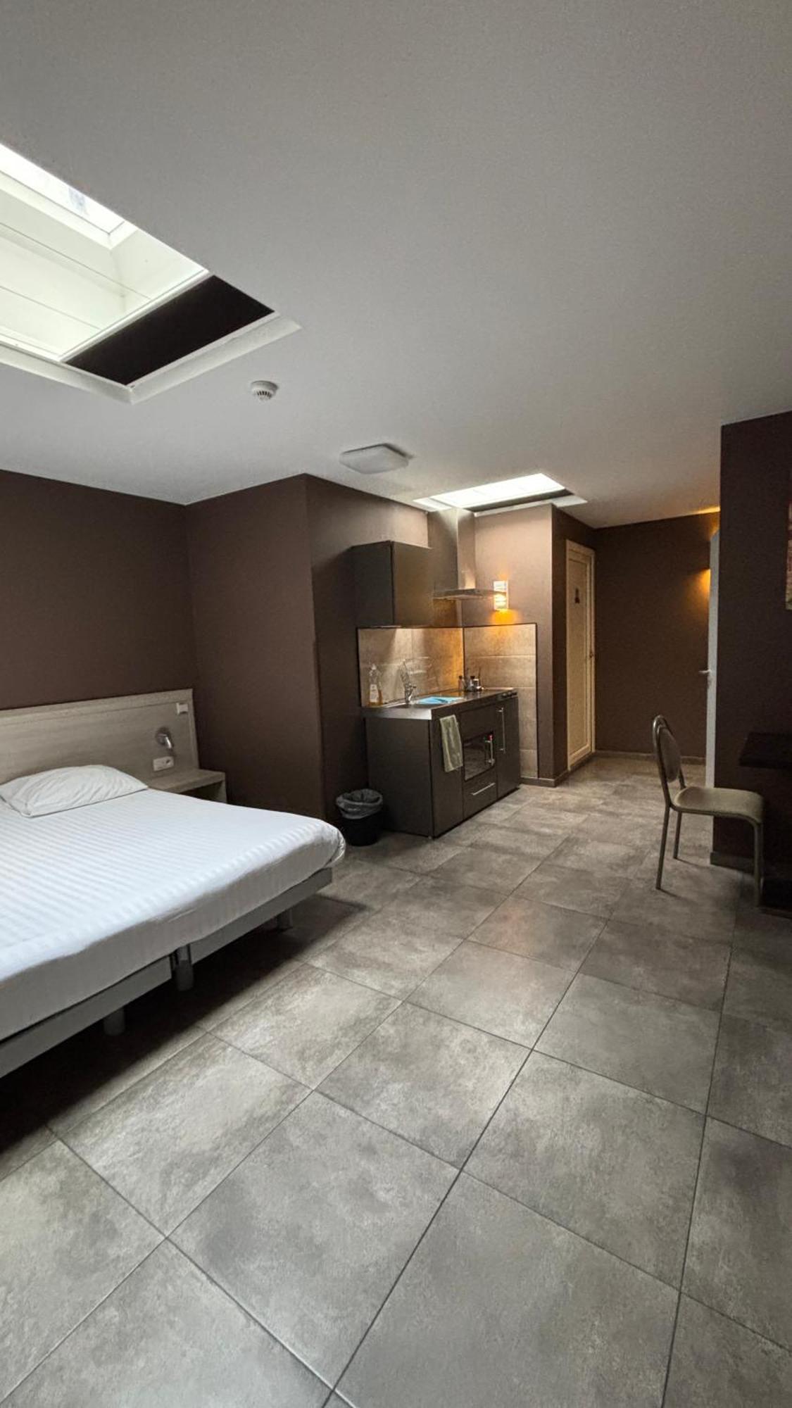 Hotel La Louve La Louvière Екстериор снимка