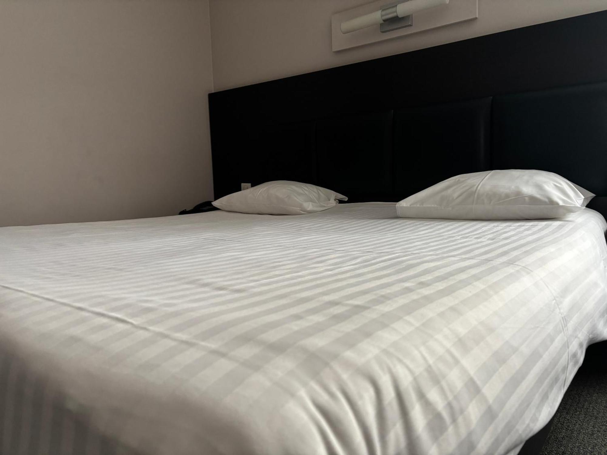 Hotel La Louve La Louvière Екстериор снимка