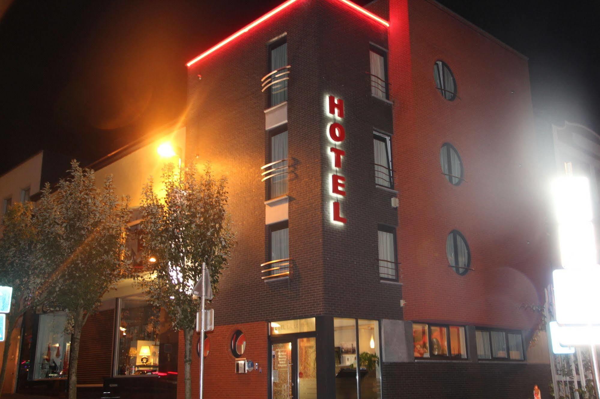 Hotel La Louve La Louvière Екстериор снимка
